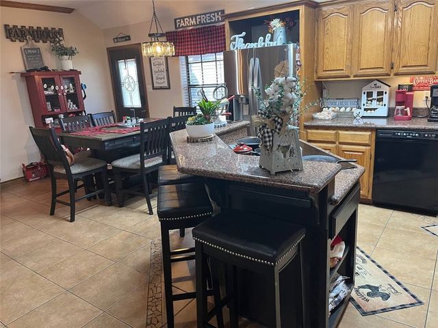 911 SW 11th St, Premont, TX 78375