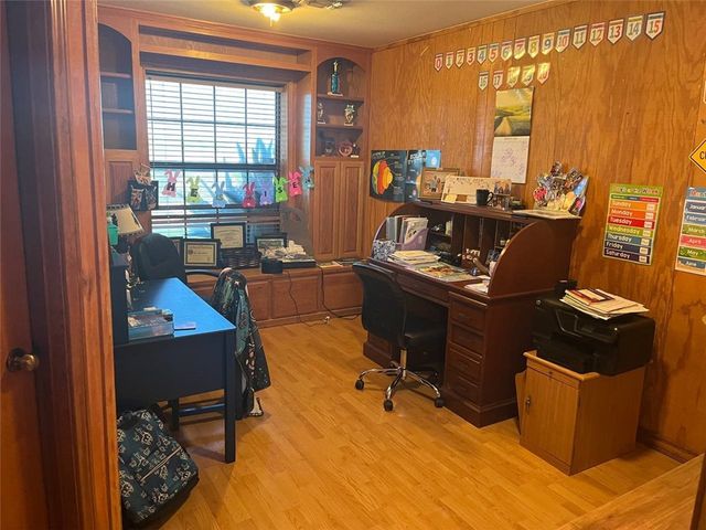 911 SW 11th St, Premont, TX 78375