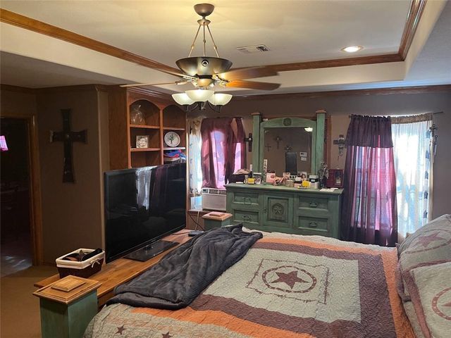 911 SW 11th St, Premont, TX 78375