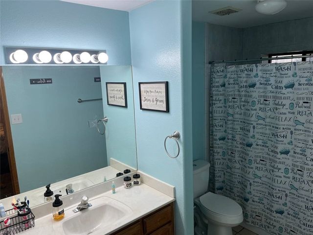 911 SW 11th St, Premont, TX 78375