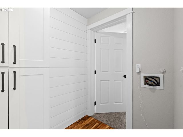3220 N KNOLL Dr, Newberg, OR 97132