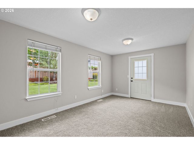 3220 N KNOLL Dr, Newberg, OR 97132
