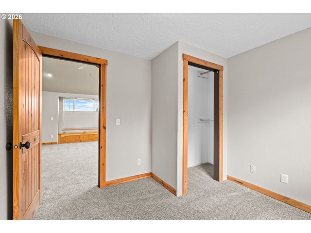 3220 N KNOLL Dr, Newberg, OR 97132