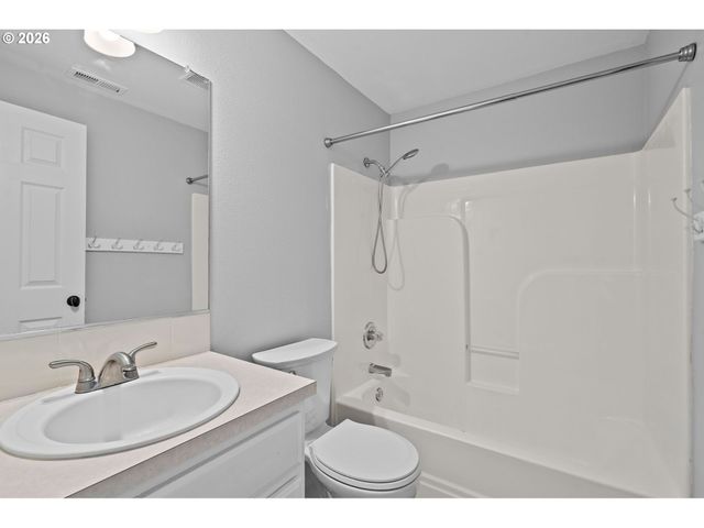 3220 N KNOLL Dr, Newberg, OR 97132
