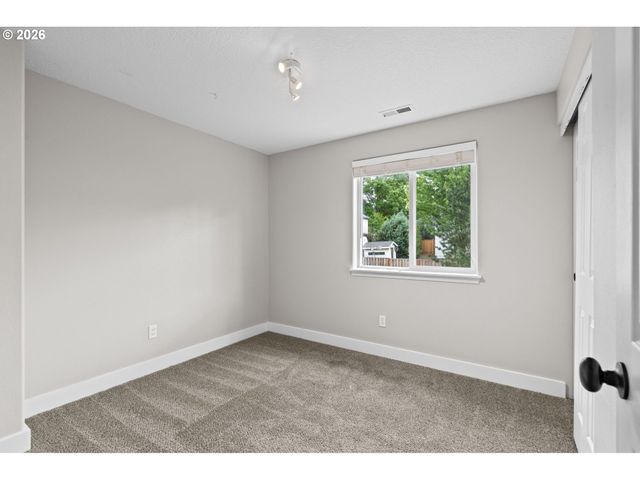 3220 N KNOLL Dr, Newberg, OR 97132