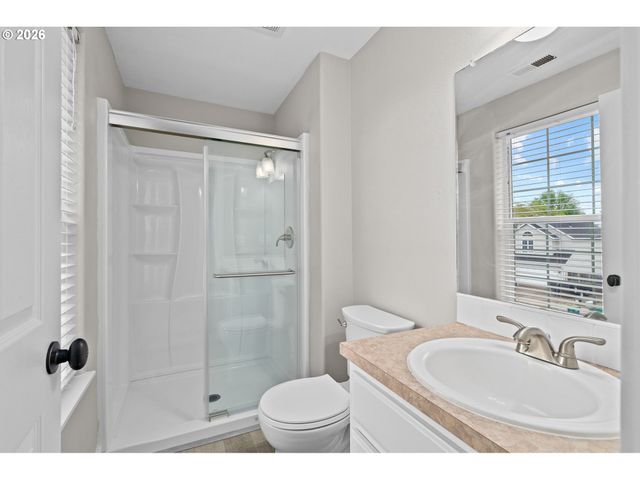 3220 N KNOLL Dr, Newberg, OR 97132