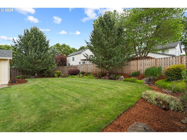 3220 N KNOLL Dr, Newberg, OR 97132