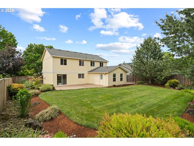3220 N KNOLL Dr, Newberg, OR 97132