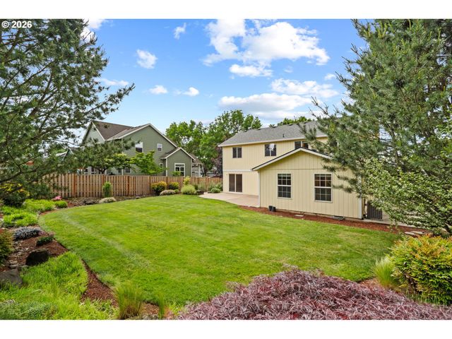 3220 N KNOLL Dr, Newberg, OR 97132