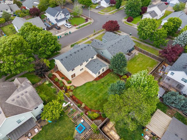 3220 N KNOLL Dr, Newberg, OR 97132