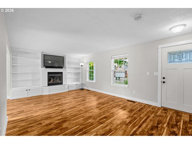 3220 N KNOLL Dr, Newberg, OR 97132