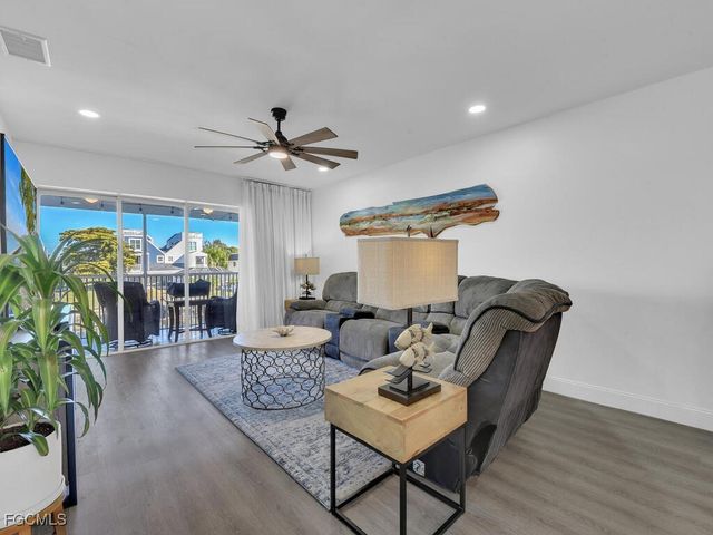 1027 SE 46th LN 2A, Cape Coral, FL 33904