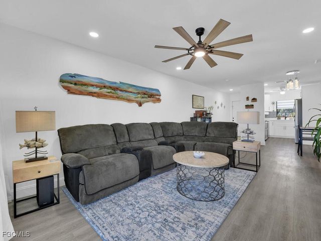 1027 SE 46th LN 2A, Cape Coral, FL 33904