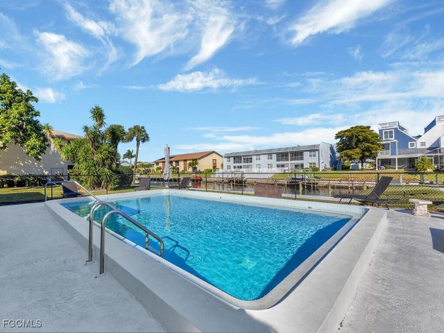 1027 SE 46th LN 2A, Cape Coral, FL 33904