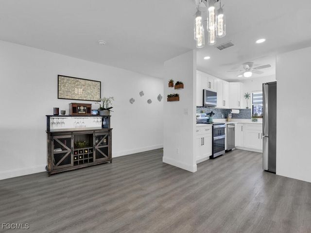 1027 SE 46th LN 2A, Cape Coral, FL 33904