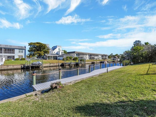 1027 SE 46th LN 2A, Cape Coral, FL 33904