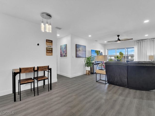 1027 SE 46th LN 2A, Cape Coral, FL 33904