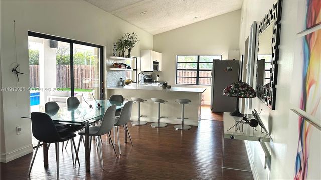 528 SW 166th Ter, Weston, FL 33326