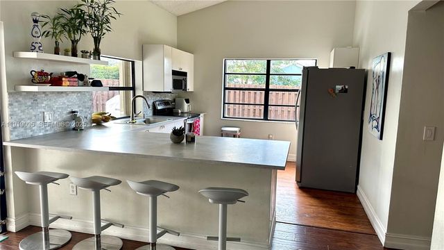 528 SW 166th Ter, Weston, FL 33326