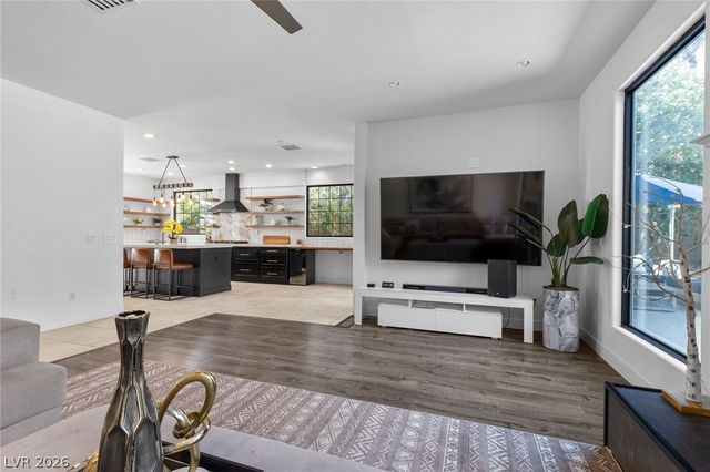 8116 Tower Bridge Avenue, Las Vegas, NV 89117