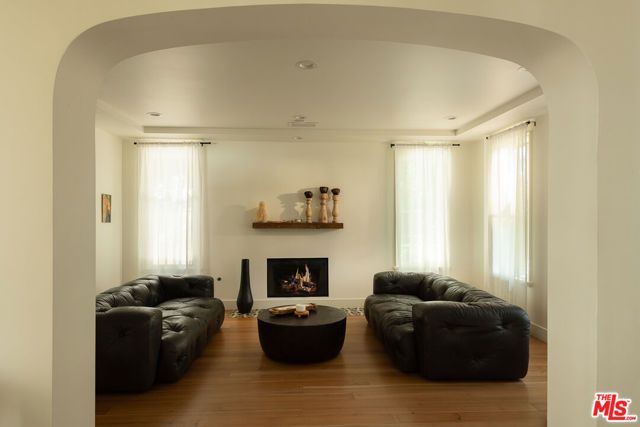5315 Louise Avenue, Los Angeles, CA 91316