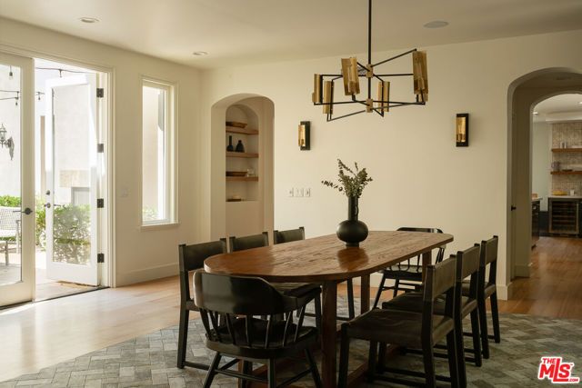 5315 Louise Avenue, Los Angeles, CA 91316