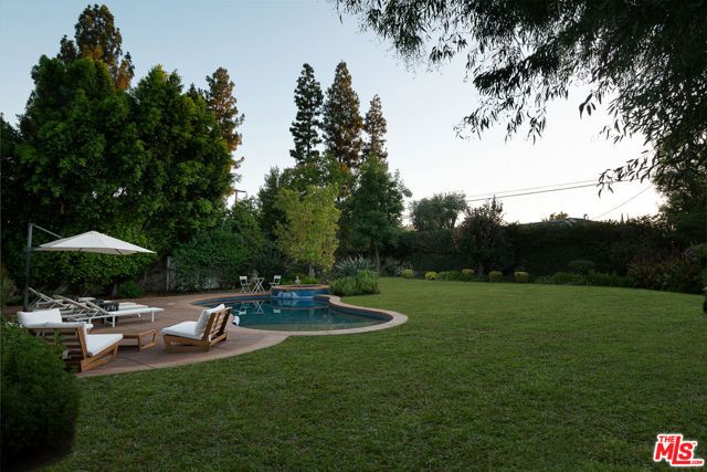5315 Louise Avenue, Los Angeles, CA 91316
