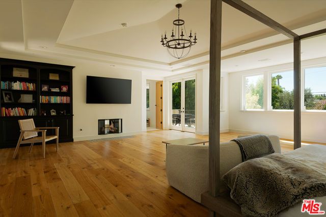 5315 Louise Avenue, Los Angeles, CA 91316
