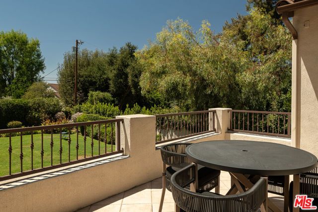 5315 Louise Avenue, Los Angeles, CA 91316