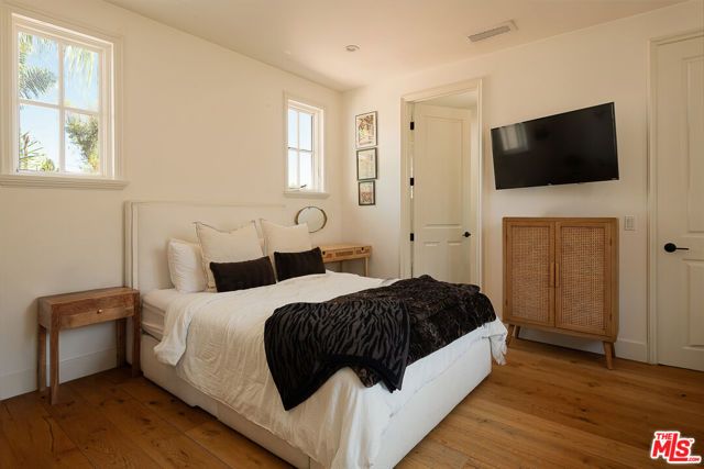 5315 Louise Avenue, Los Angeles, CA 91316