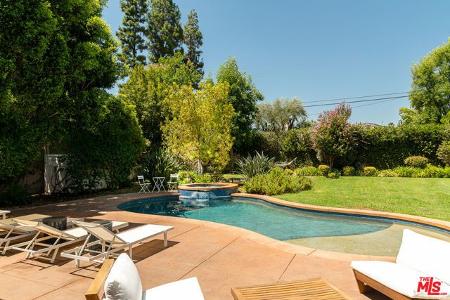 5315 Louise Avenue, Los Angeles, CA 91316