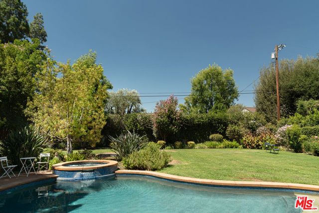 5315 Louise Avenue, Los Angeles, CA 91316