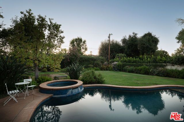 5315 Louise Avenue, Los Angeles, CA 91316