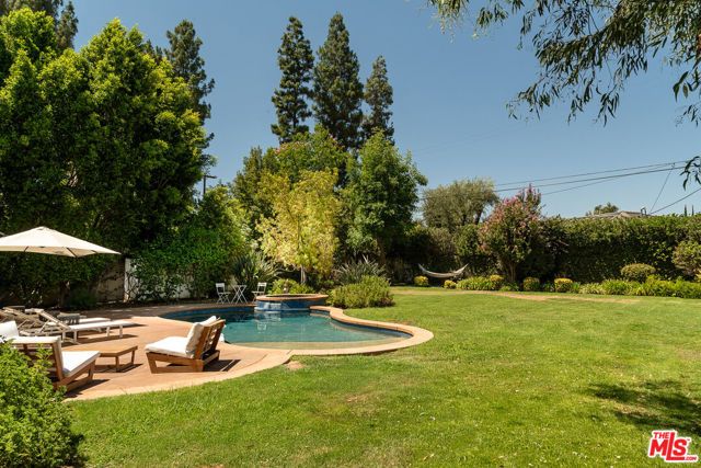 5315 Louise Avenue, Los Angeles, CA 91316