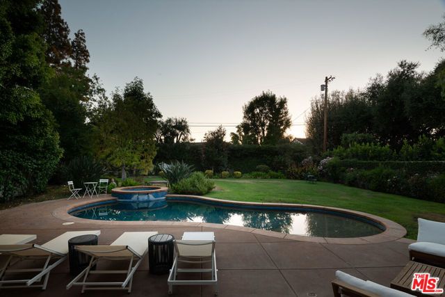 5315 Louise Avenue, Los Angeles, CA 91316