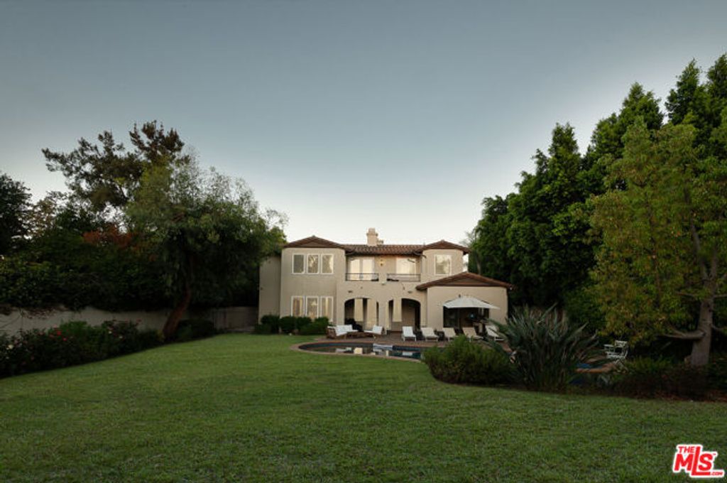 5315 Louise Avenue, Los Angeles, CA 91316