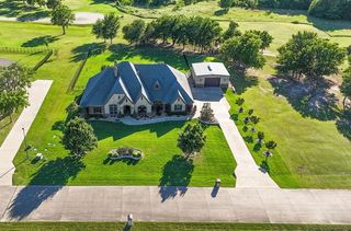 1387 Shadow Lakes Drive, Wills Point, TX 75169