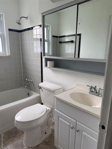 18530 Matthews Street, Riverview, MI 48193