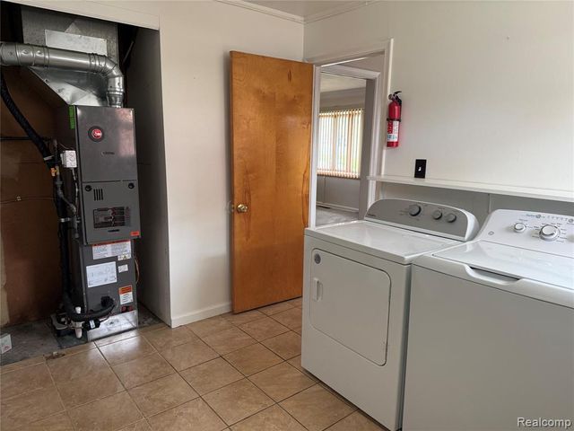 18530 Matthews Street, Riverview, MI 48193