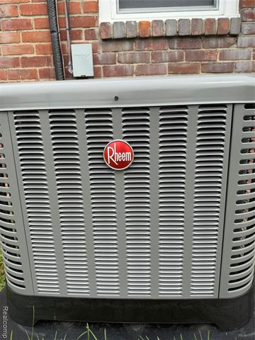 18530 Matthews Street, Riverview, MI 48193