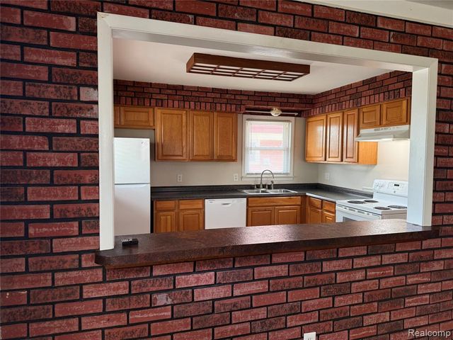 18530 Matthews Street, Riverview, MI 48193