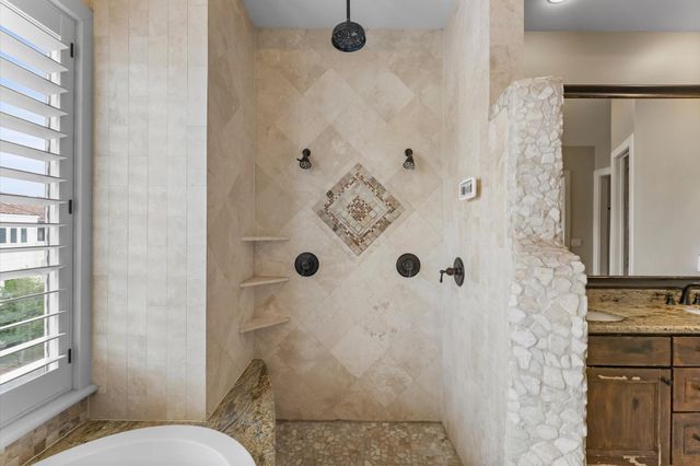 5215 Feagan Street A, Houston, TX 77007