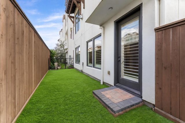 5215 Feagan Street A, Houston, TX 77007