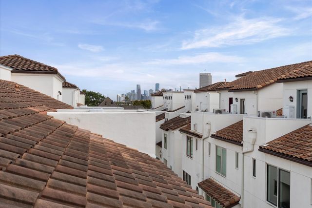 5215 Feagan Street A, Houston, TX 77007