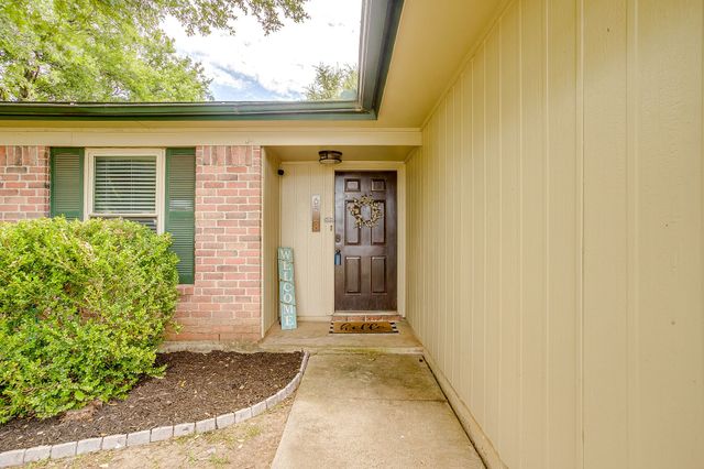 6528 High Meadow Court, Watauga, TX 76148