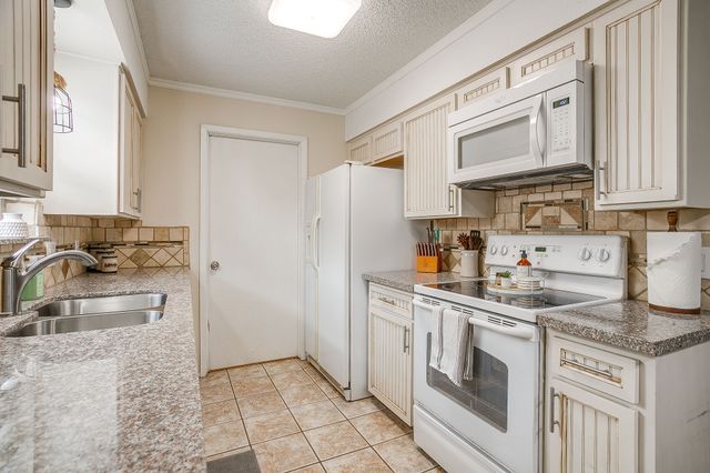 6528 High Meadow Court, Watauga, TX 76148