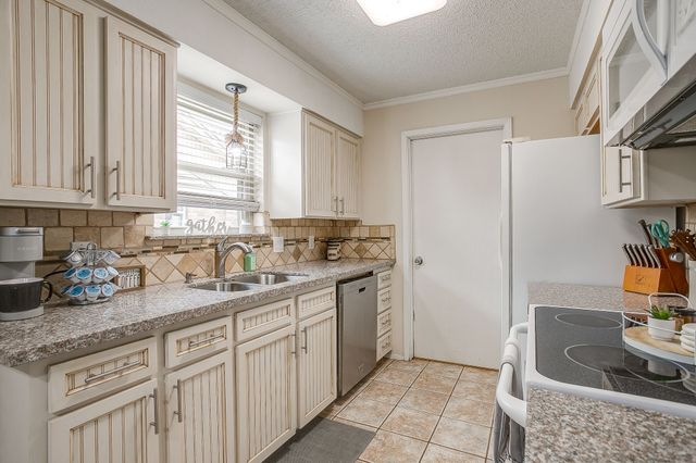 6528 High Meadow Court, Watauga, TX 76148