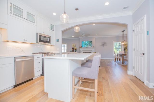 8218 Nolia Lane, Newburgh, IN 47630