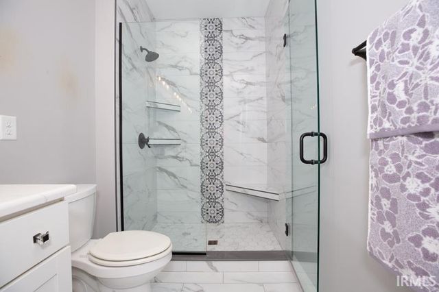 8218 Nolia Lane, Newburgh, IN 47630