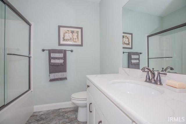 8218 Nolia Lane, Newburgh, IN 47630